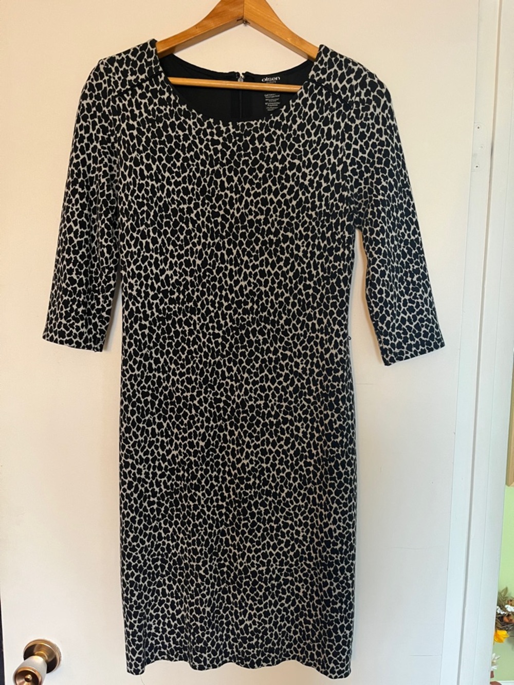 Black and White Animal-Print Long Sleeve Sheath Dress